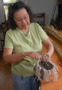 2010-Winter-Central-Oregon-Bend-artist-Pat-Courtney-Gold-weaving-baskets