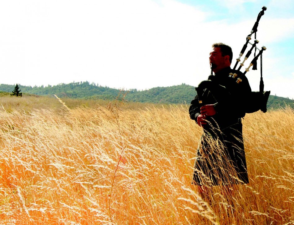 2009-Autumn-Southern-Oregon-People-Medford-Murray-Huggins-bagpipe-maker-music