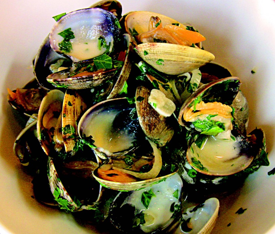 2010-Spring-Oregon-Recipe-Willamette-Valley-Dundee-The-Dundee-Bistro-Wine-Country-Manila-Clams-eat-food-chef-cook
