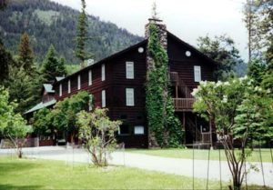 Wallowa-Lake-Lodge-rustic-lodging-historic-dining-eastern-oregon