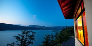 Oregon-Lodging-Hood-River-Columbia-Cliff-Villas-River-Room-view