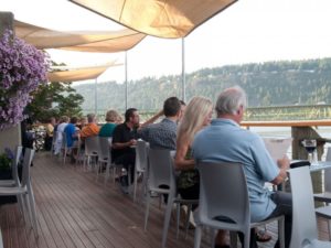 riverside-restaurant-columbia-gorge-mt-hood-oregon