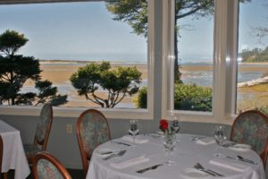 the-bay-house-restaurant-coast-oregon-seafood