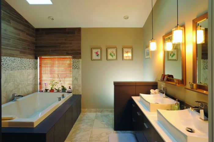 2012-Spring-Central-Oregon-Home-And-Design-Bend-Remodel-Interior-Design-whole-bathroom-tub-sinks