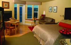 2012-Winter-Oregon-Coast-Tours-Astoria-Cannery-Pier-Hotel-room