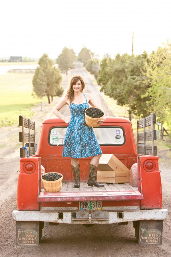 2012-summer-1859-central-oregon-bend-tumalo-cover-shoot-behind-the-scenes-truck-blackberries-carrie-cook-minns-bed-standing