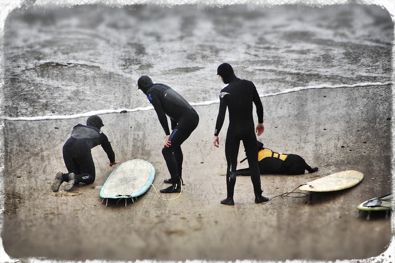 2013-may-june-1859-magazine-oregon-coast-surfing-ollie-richardson-teaching-moolack-beach-surfers