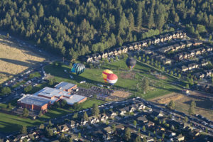 balloons over bend