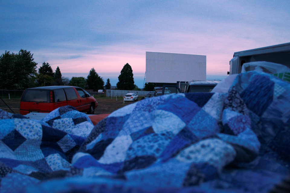 oregon drive in movie theaters