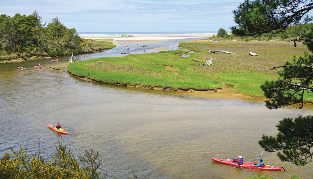The Siltcoos River Canoe Trail is a beautiful way to spend a day on the southern Oregon Coast.
