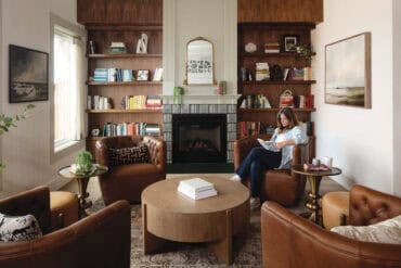 The lobby library of the writer redoubt, Hotel Sylvia in Newport.